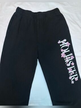 Hollister Ultra High-Rise Floral Logo Jogger Sweatpants – Women’s XS Black